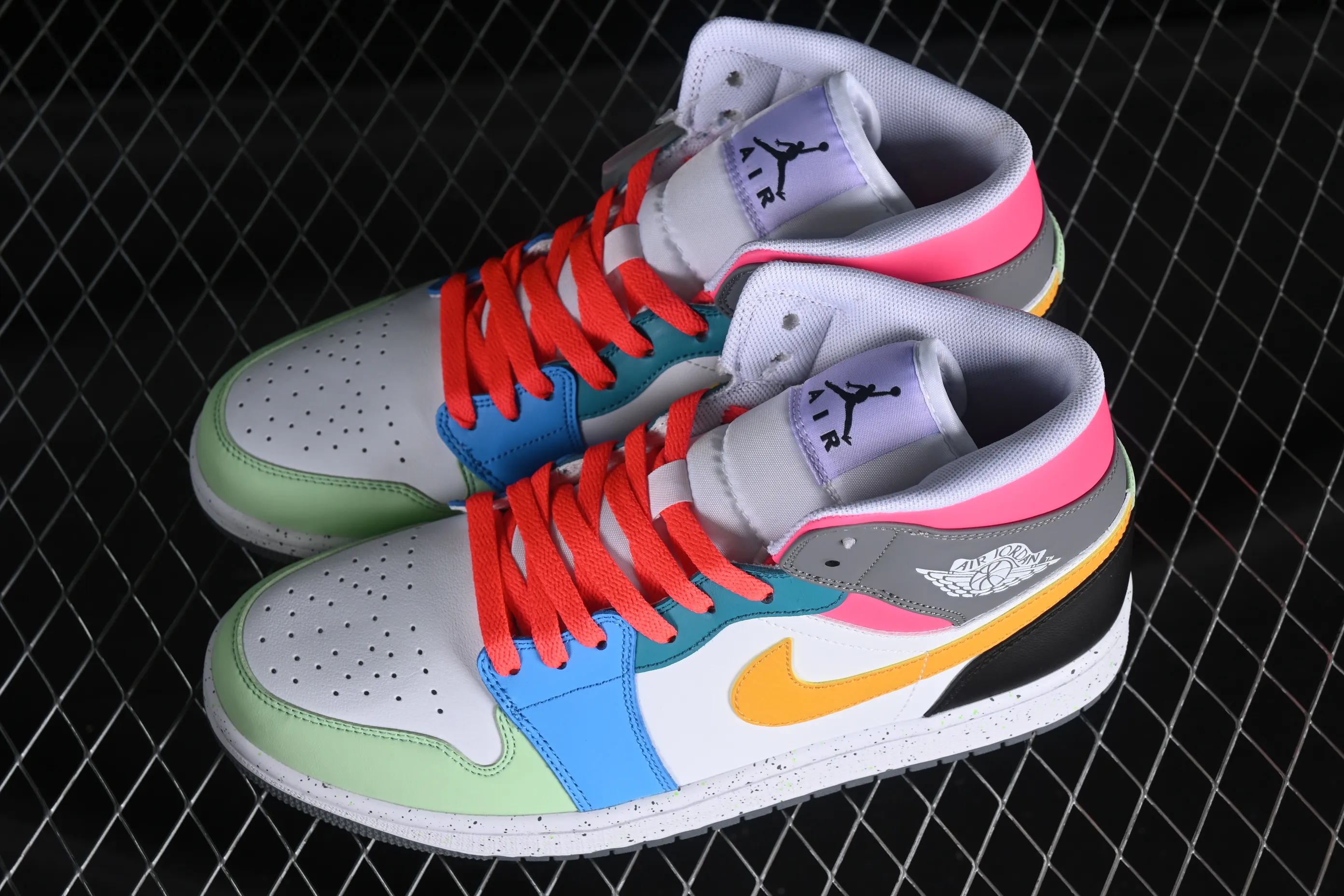 All Categories Air Jordan Jordan Series Basketball Shoes Air Jordan 1 Mid Air Jordan 1 Mid AJ1 Joe 1 Color Candy Chinese Cultural Leisure Sneakers FN1190-100